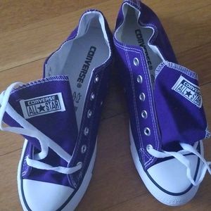 converse chuck taylors size 9.5